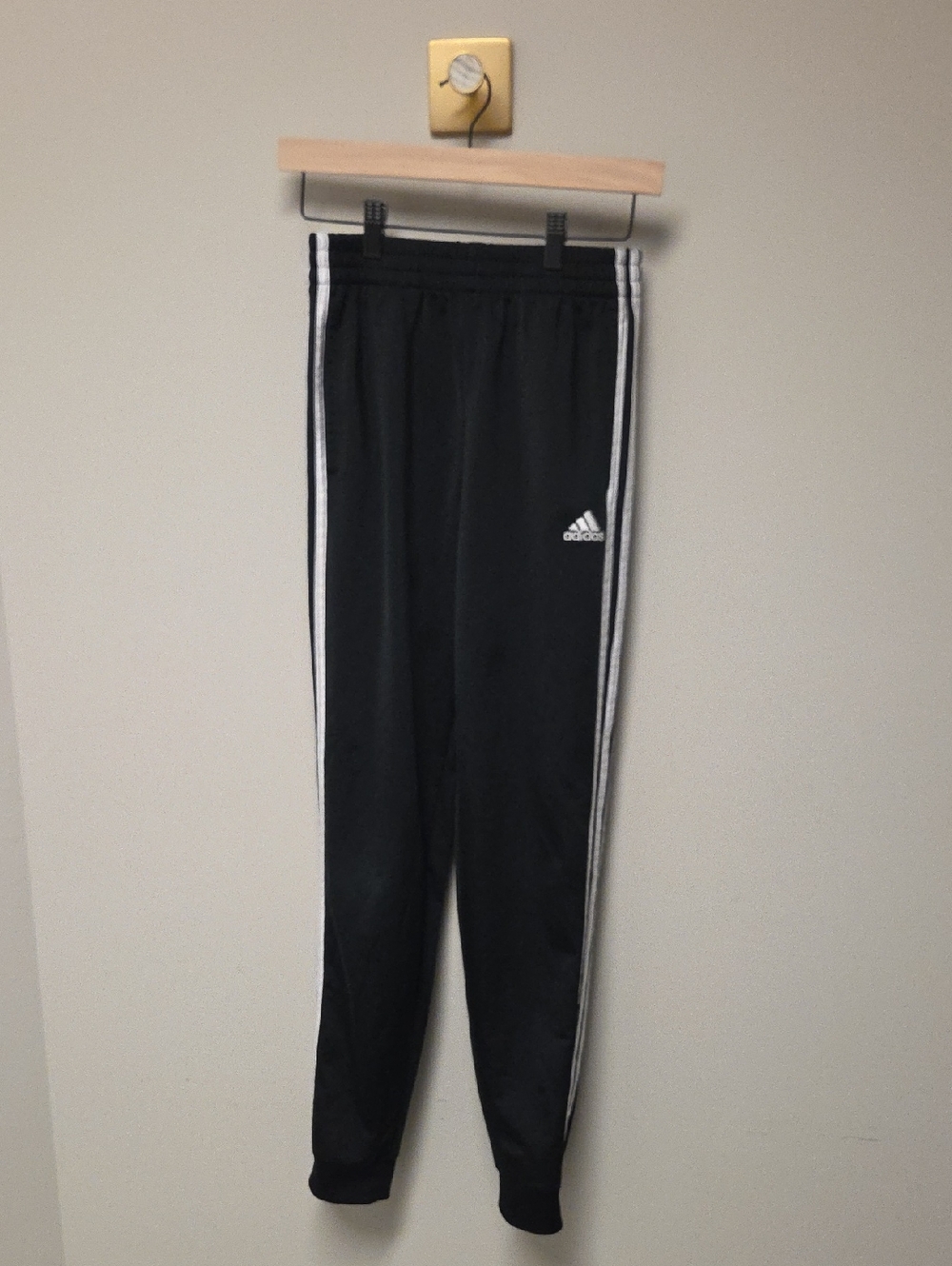Adidias Boys Black Joggers, Large (14/16)